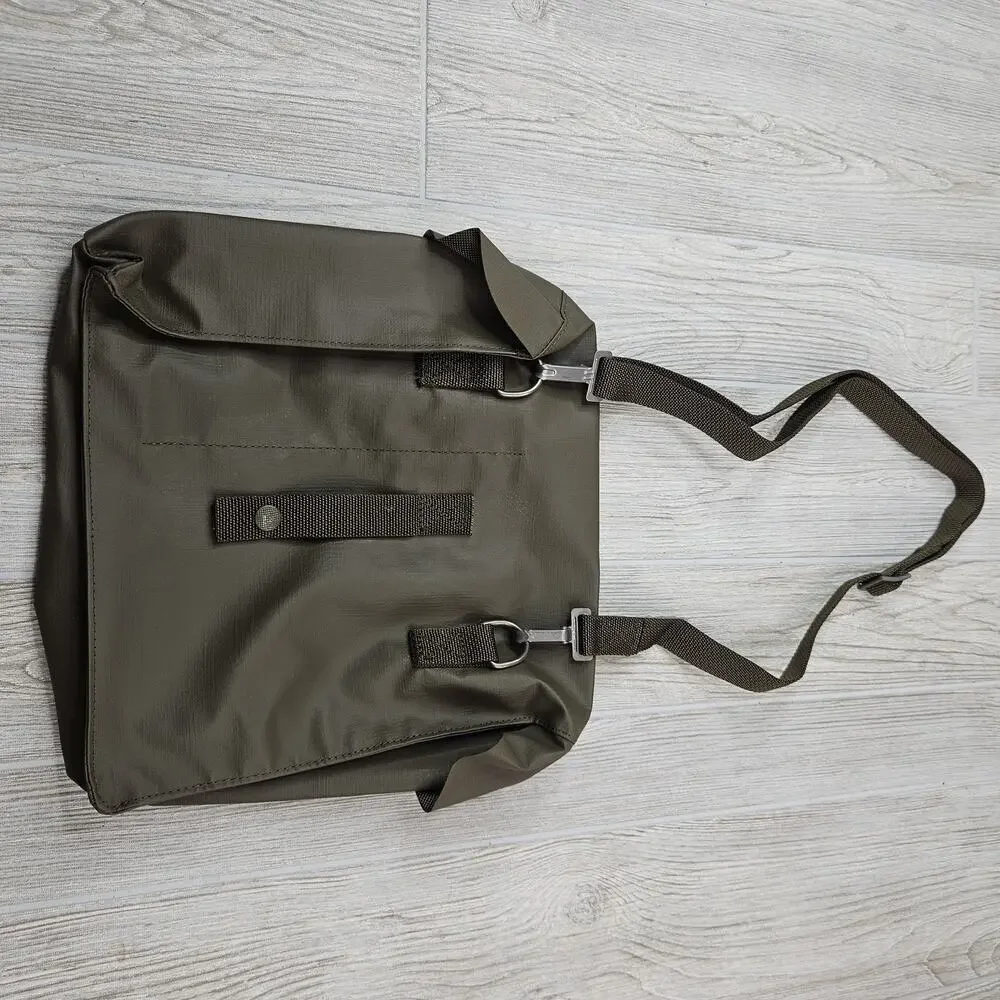 Vintage KM89 Military Gas Mask Bag Ventilated Satchel Shoulder‎ Strap EUC